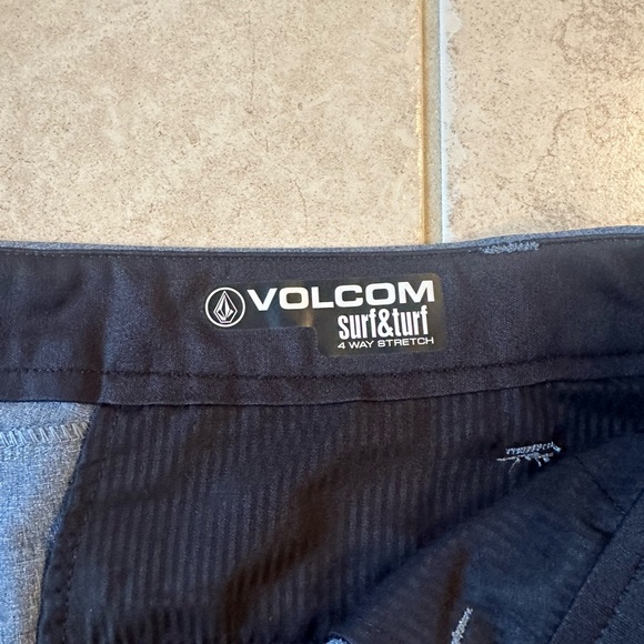 Volcom Shorts - Picture 4 of 6